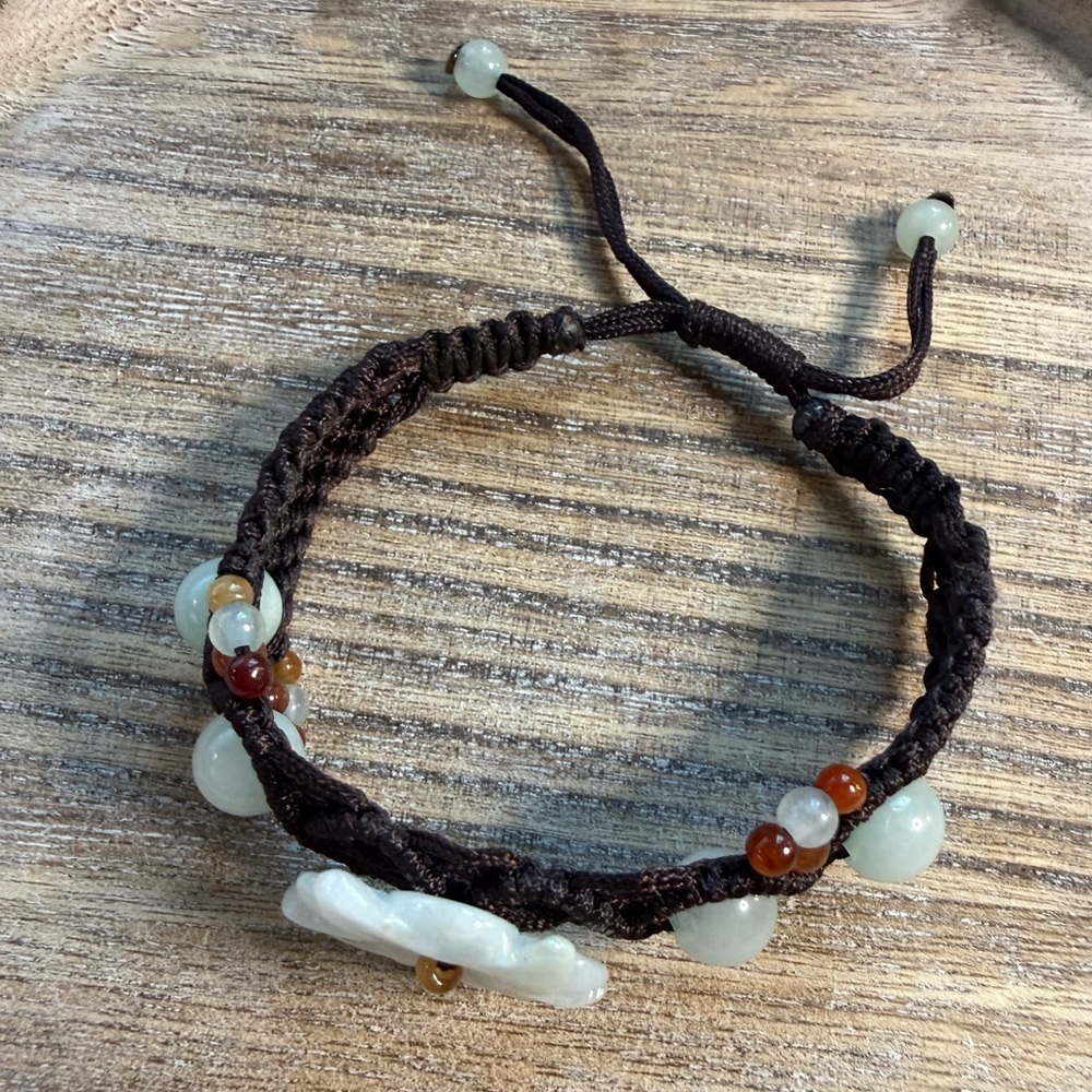 Elegant Floral Beaded Bracelet - Picture 5 of 5